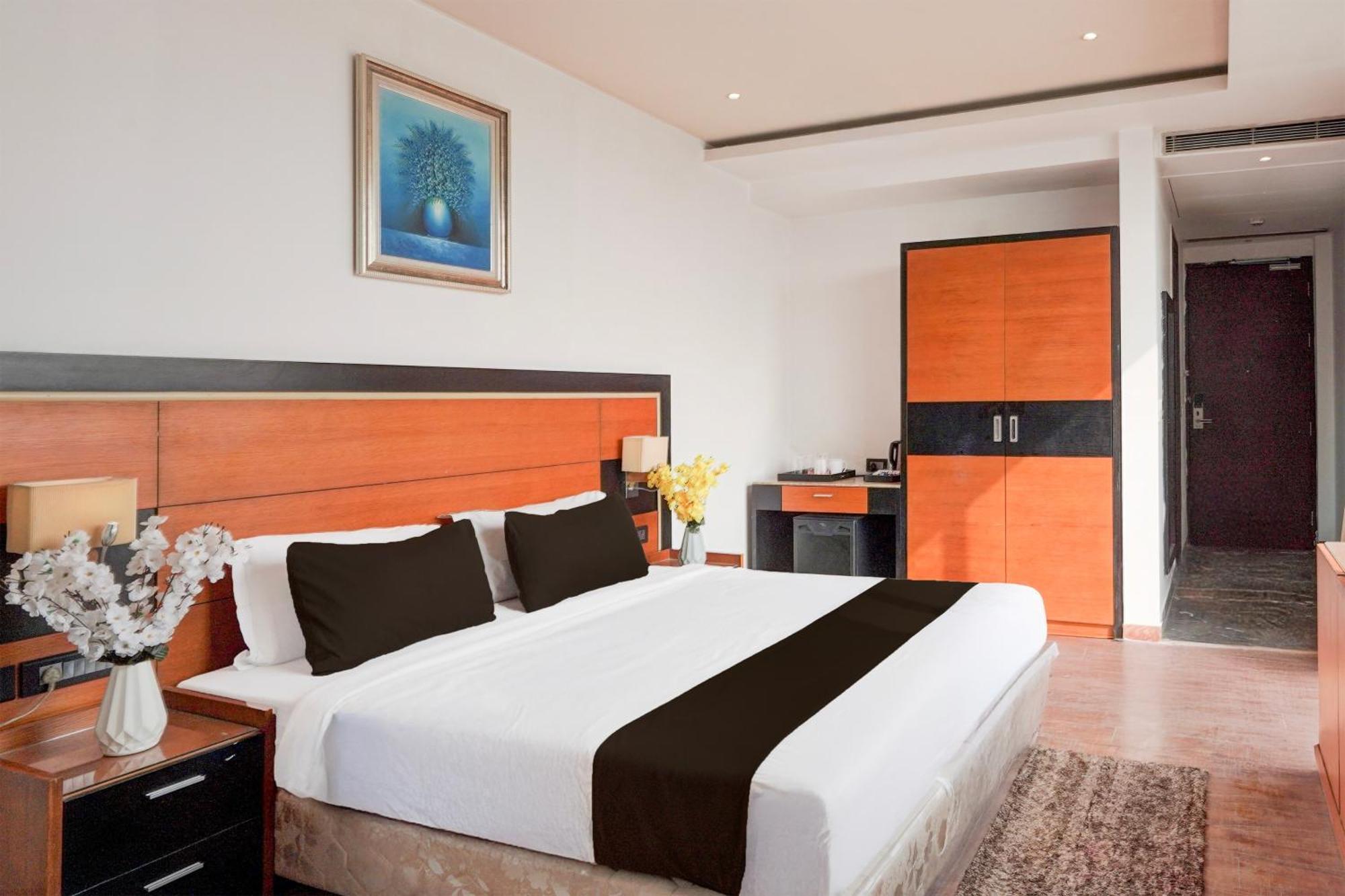 Townhouse Oak Agra Near Sultanganj Puliya Formerly Bb Grand Exterior foto